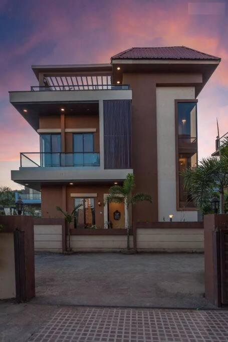 Martini Villa By Aquastay Lonavala Esterno foto