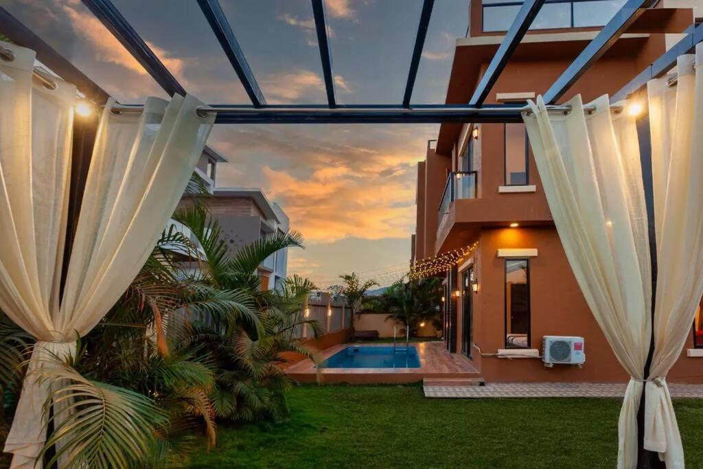 Martini Villa By Aquastay Lonavala Esterno foto