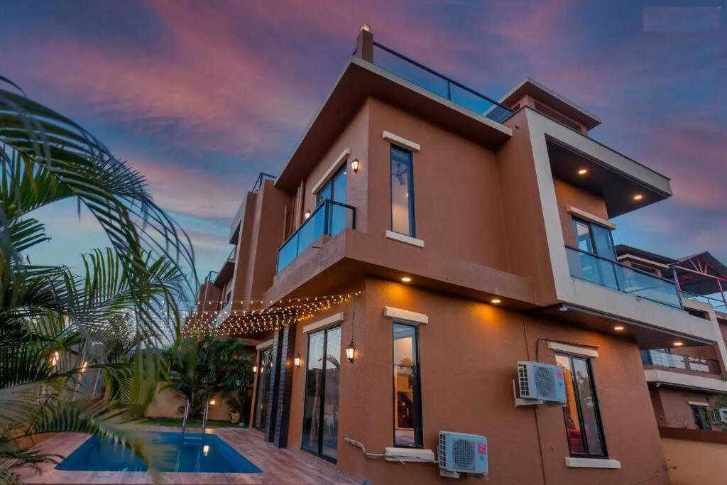 Martini Villa By Aquastay Lonavala Esterno foto